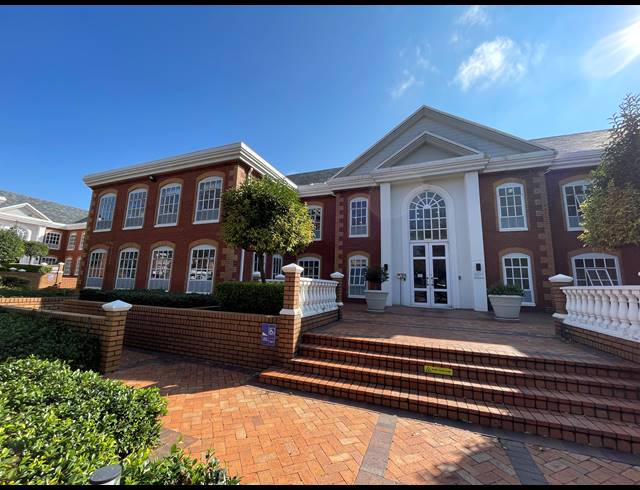 213M² OFFICE TO LET IN BRYANSTON